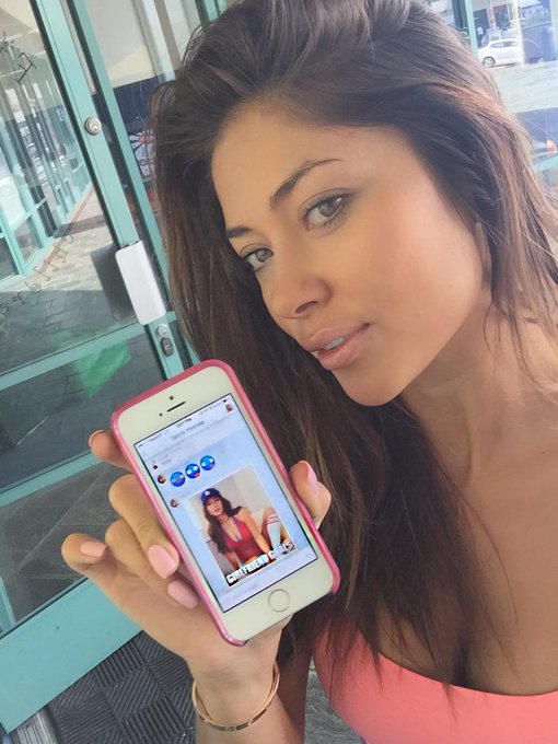 Im chatting! Make a group w/ ur frnds on #GroupMe app, tweet the link & use #GroupMepartner ! http://t