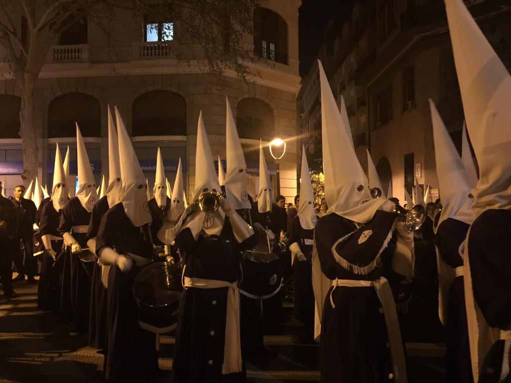 CALVARIO_ZGZ's tweet photo. Predicación de la III Lágrima con honores de los piquetes de honor. http://t.co/FUEYGACrKi