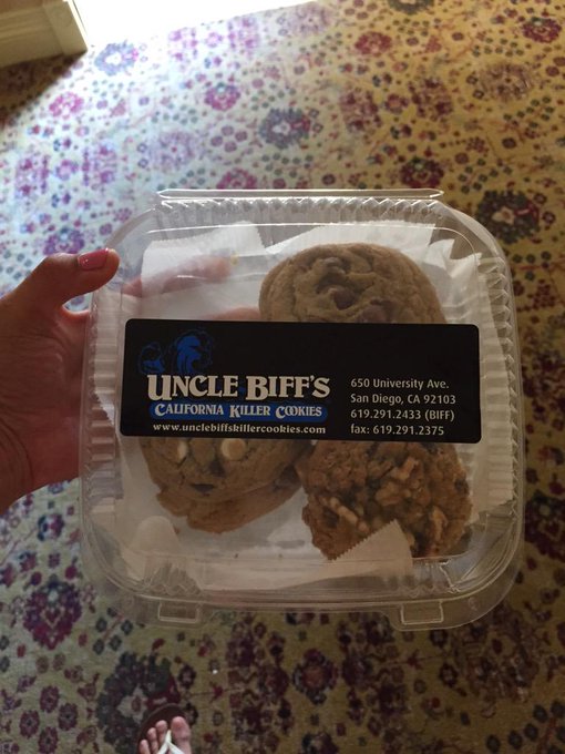 Things I bring to set http://t.co/34SFHcsYsz<a href="/tag/mvsales"class="tags"><span>#mvsales</span></a>