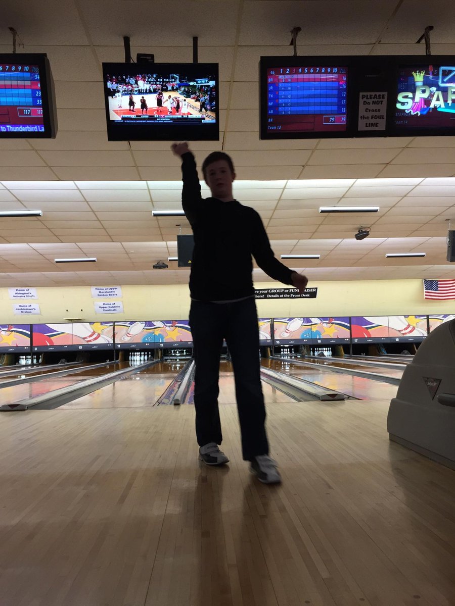Broll5's tweet image. High quality bowling tonight #springserve