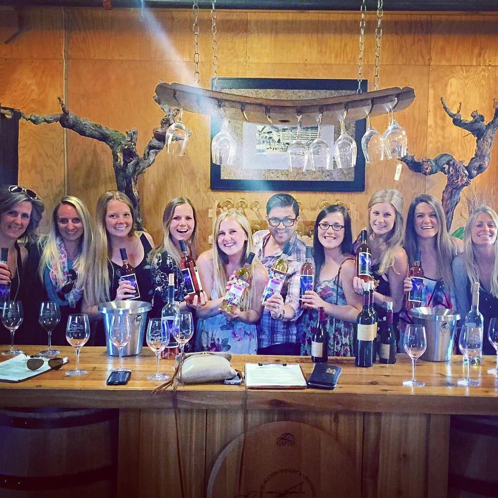 selfiewines's tweet photo. #SelfieWine #Selfie #NapaValley #Wine #girls #2015SpringBreak @JE_Uncorked @bestieswines @BromanceWine @MeWineNapa http://t.co/3l2kIOLwl6