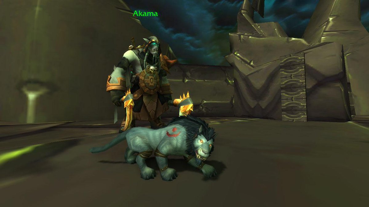 Akama looks pretty cool with those weapons ^^