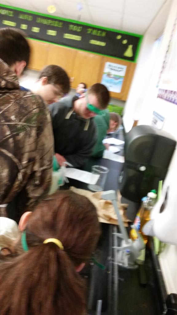 Jindanbois's tweet photo. #BaschChemistry engineering precipitation reactions with their knowledge of solubility rules. #inqurybasedlearning http://t.co/imgZ1gZK6J