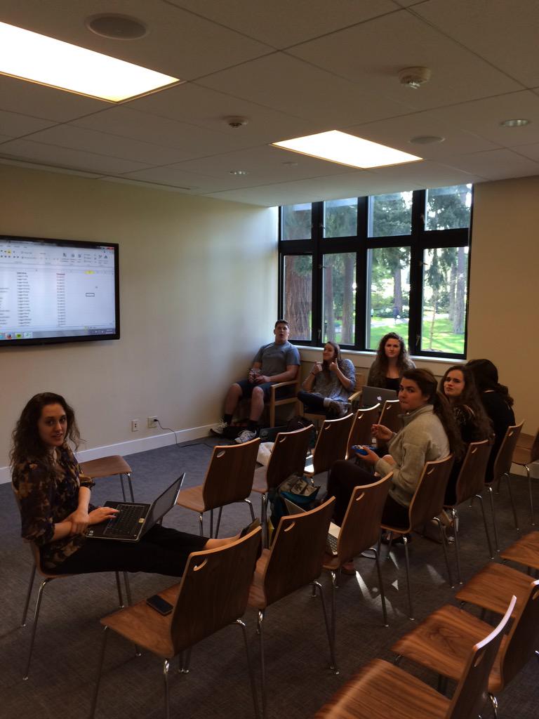 andrw_marshall's tweet photo. Getting ready for the (second) inaugural @univpugetsound @PSAdmission online chat with prospective students! http://t.co/AsxMwI873M