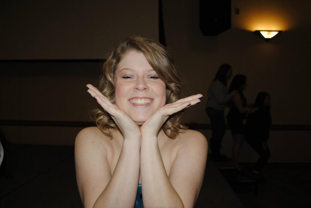 SnapstoaTau's tweet photo. Snaps to our sister of the week, Jaci, for all of her hard work with greek dance!! 💚💛 TLAM #AST #sisteroftheweek http://t.co/l51wS2MEPM