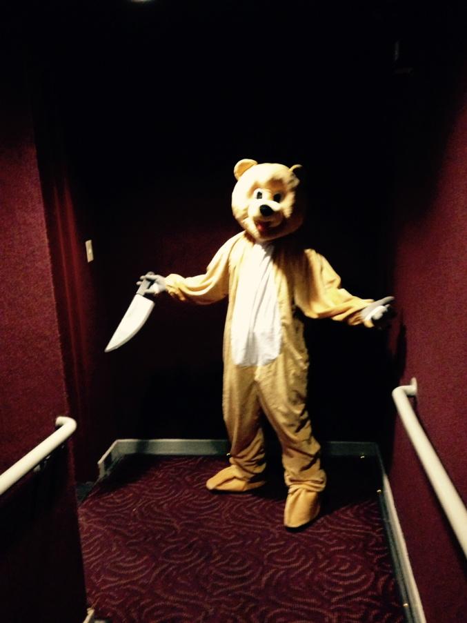 WhatSayYouPod's tweet photo. #WSYFurious7 Nugget greeting guests. http://t.co/hUbdc3dDKr