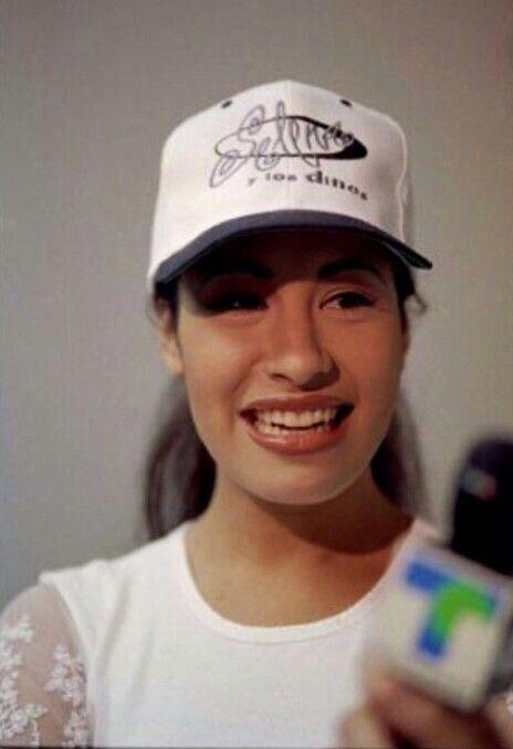 sammys_glam's tweet photo. 20 years..so sad to lose such a gifted, beautiful soul. RIP Selena💝👼 #comalaflor #AnythingForSelenas http://t.co/L7RVKJqyJ0