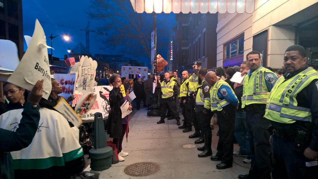 ChuckModi1's tweet photo. "State of District Address Ending at Lincoln Theatre" Can U tell? #ThinkMoor #BlackLivesMatter #BlackHomesMatter http://t.co/Kd7psCsSnK