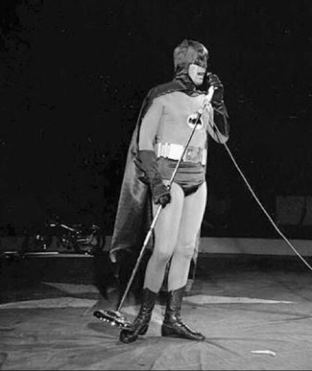 iancarlomg's tweet photo. 🎶🎶Do the evoluuutiooon baaabyyy!!🎶🎶 @PearlJam @PearlJamCOL @PearlJamEcuador @ComuPJChile @PearlJamChile #Batman http://t.co/92fzsr82Ak