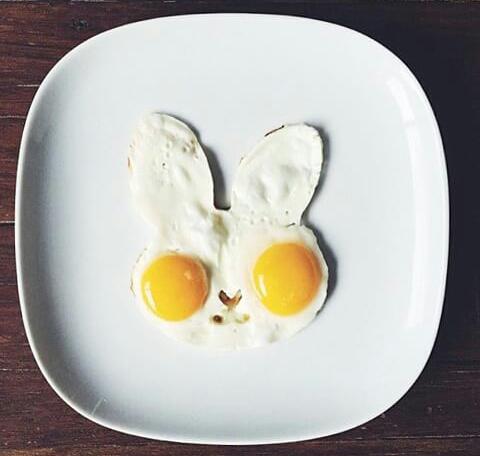 xoloves_ent's tweet photo. Gmorning~ fyuhh udah masuk april aja nih hihi oia jan lupa sarapan yaaa -abel http://t.co/FKApuTDolq