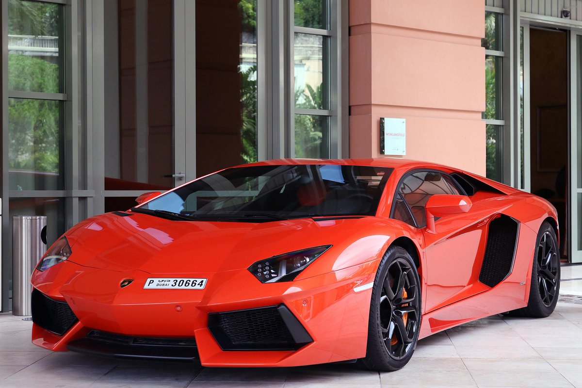 LUXURYPlCTURES's tweet photo. Lamborghini Aventador http://t.co/5OKeOy23OO