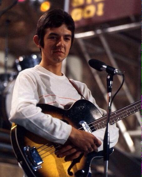  give a happy birthday shout out to the late great Ronnie Lane 