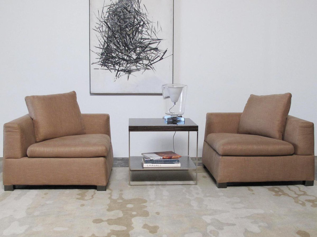 ModernResaleLA's tweet image. Get this look! #Minotti 'Gilbert' Chairs &amp;amp; 'Calder' Table, Delinear 'Tranquil' Rug, and #Oluce 'Lanterna' Table Lamp.