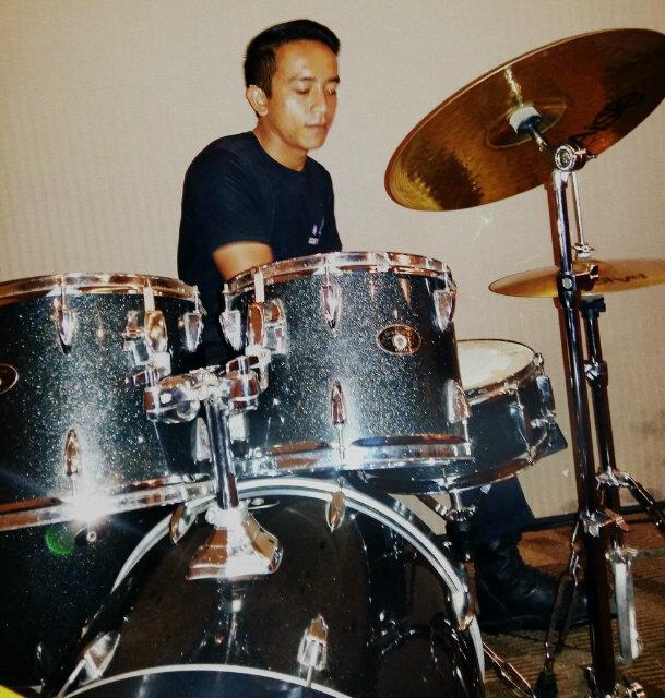 Cerita'a sok bisa main drum <a href="/EPeransiska/">Erik Peransiska</a> <a href="/jovanjoe2/">Terlalu Jauh</a>