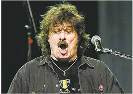 tylermorrison1's tweet image. #Winnipeg food truck owners angry at vendor fee hike, Burton Cummings is just mad that food can drive away #WCF2015