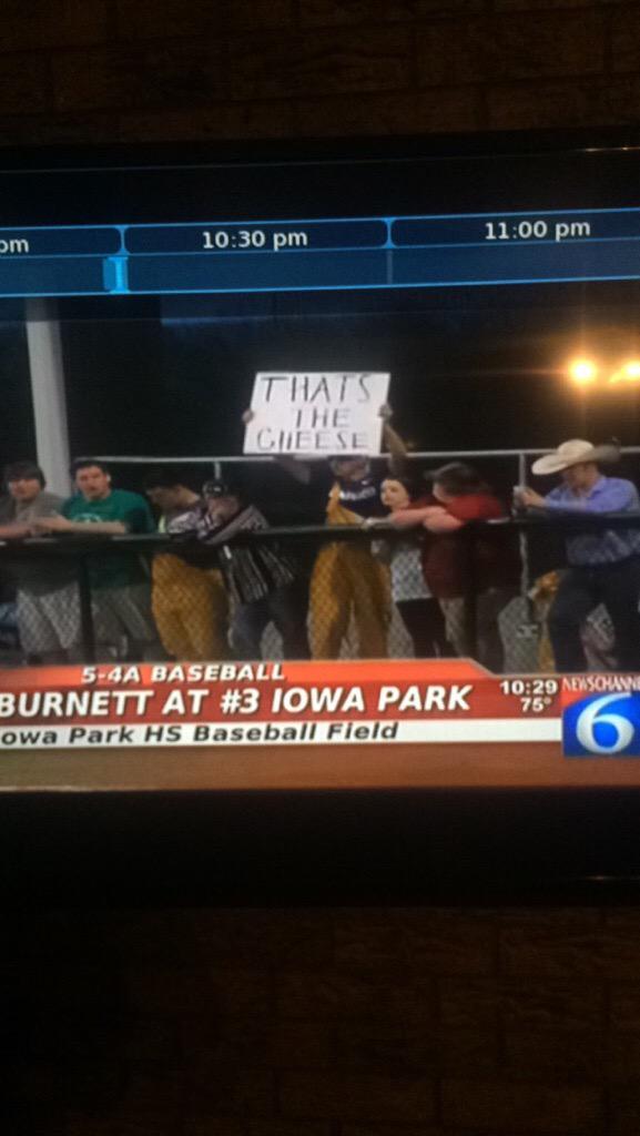 HaganDutton's tweet photo. We made it!
#Rightfeildrowdies #megacabgas http://t.co/QAOJ856ohk