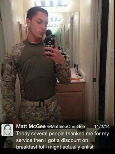 SafeWordApples's tweet photo. Matt McGee is a disgusting human being. http://t.co/vJaExy6wIn