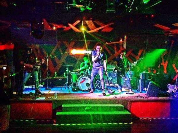 Lastnite d'bandhits @ Redbox Cafe | <a href="/Dsinathrya/">darius sinathrya</a> <a href="/Pupun_Dudiyawan/">Pupun Kapten Dudiyawan</a> <a href="/bimantararagil/">bimantara</a> <a href="/Nowi_hasto/">Nowi Hasto</a>