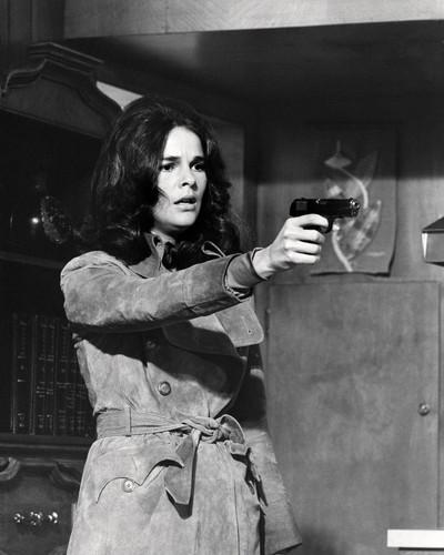 Aquí, pendiente de quién le va a felicitar y quién no hoy...
Happy Birthday, Ali Macgraw!!! 