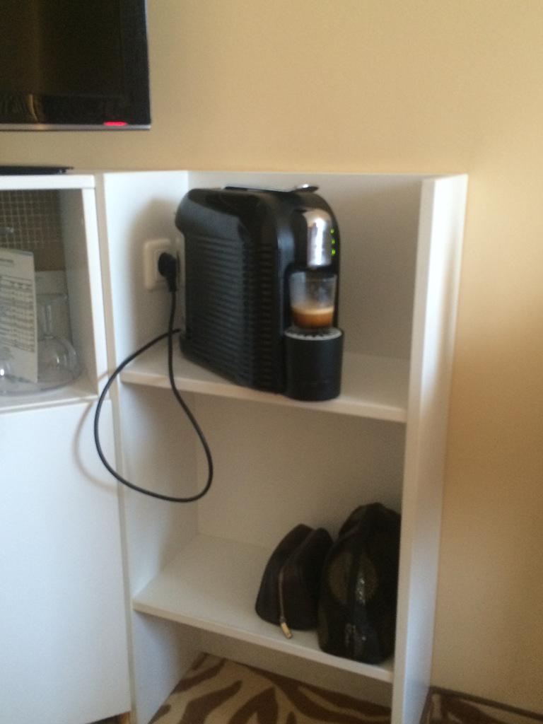JessFishlock's tweet image. If I leave my coffee machine in the hotel, will they get the message? &apos; Room Needs Coffee / Tea &apos; #EuropeProblems