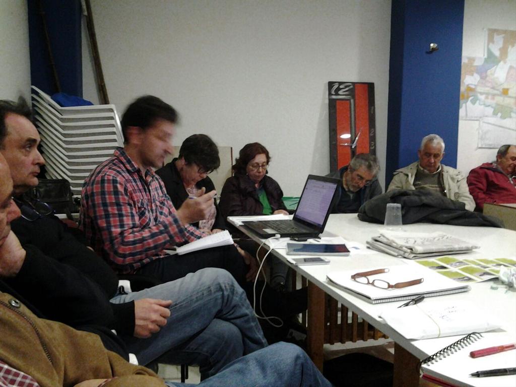ManifestoMinhor's tweet photo. Dìa productivo onte. Falando de #ProgramaColaborativo e COMO deseñalo contando coas PARROQUIAS
#ManifestoMiñor #Lume http://t.co/lnxYUTyCmM