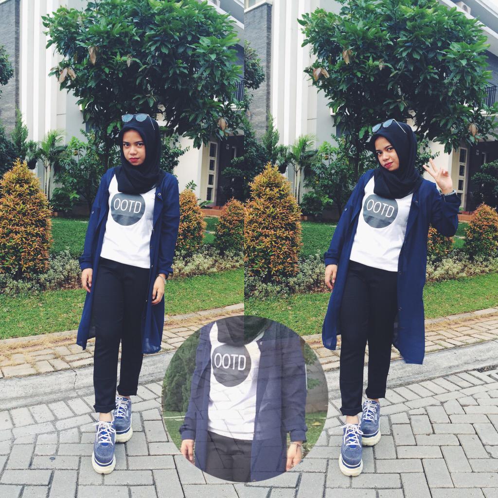 annisasftri_'s tweet photo. Cancii amat ka hijab gituu♥"@dinidinda: Tumblr #ootd t-shirt from @.ALEANASHOP . Beli yuukkk http://t.co/4KKxaW9VJi"