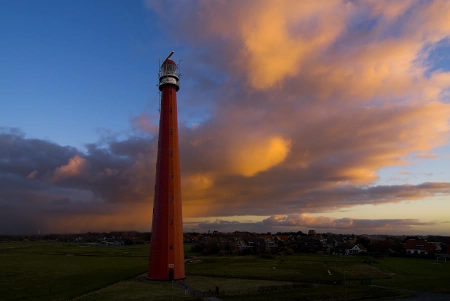1/4/1878 Se ilumina “Lange Jaap” también conocido como “Kijkduin Light” en Huisduinen, Den Helder (Países Bajos).