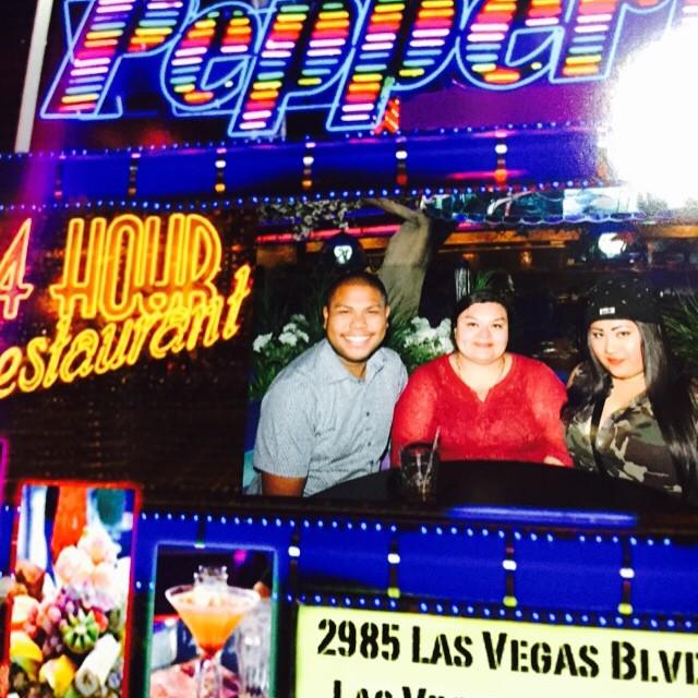 the_RealVegas's tweet photo. RP @wickedwahine76 - Late Night #kanackattack at the #peppermill http://t.co/63VtKnXVab