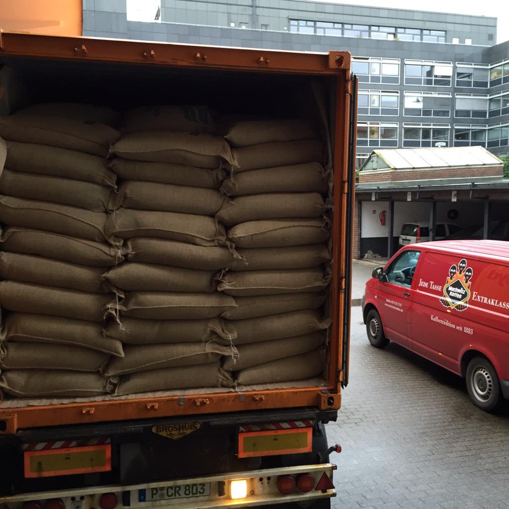 20 Tonnen Rohkaffee direkt von der Plantage aus Brasilien in unsere Rösterei
#kaffee #hannover #machwitz