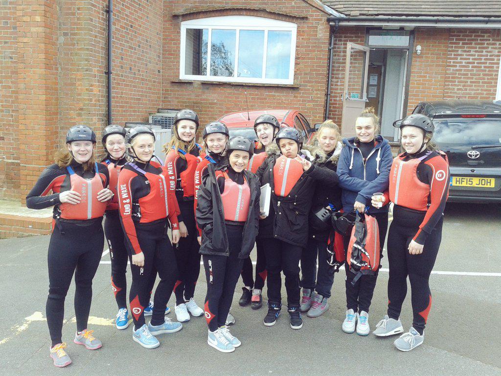 GraceE4L's tweet photo. The swindons have arrived....#TheSwinDons @NCS @JessTE4L #IAmME @_Bxccaaa_ @hicarolinalopes @chlo_mydia http://t.co/zuUv2nOAyt