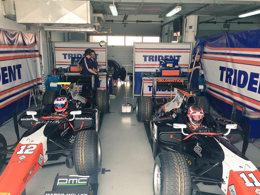 trident_team's tweet photo. #GP2 #TestSession2015 #Bahrain #Day1 @GP2_Official @RMarciello_ @ReneBinder12 waiting for the green light http://t.co/myIGVYolmy