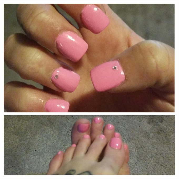 Fresh nails and toes....good night http://t.co/wGUYqubicP<a href="/tag/12thman"class="tags"><span>#12thman</span></a>