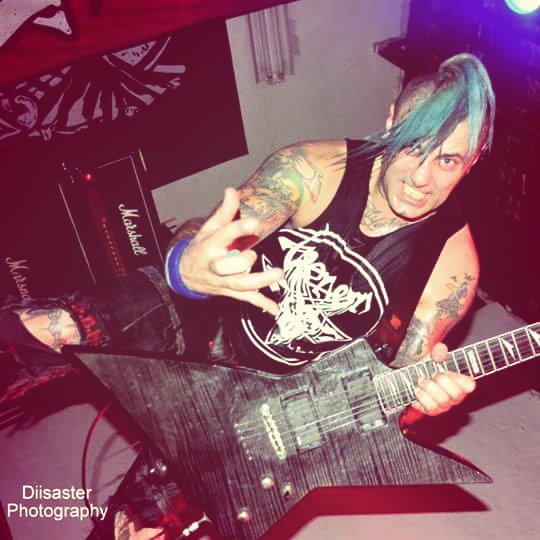 diisasterfaty's tweet photo. @TheCasualties #JakeKolatis @AragaConciertos #DiisasterPhotography 09/01/15 #Gdl #foroindependencia http://t.co/HJPsQUfcZj