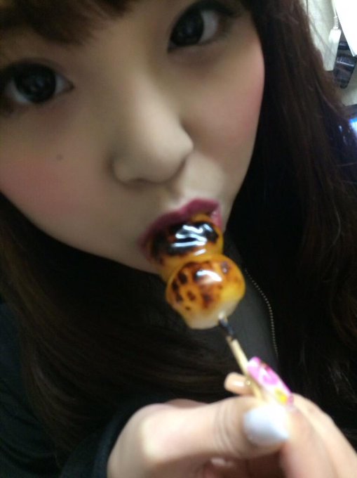 後藤さんに、お団子と鯛焼き買ってもらった🍡🌸 http://t.co/3PXPaXBvnN