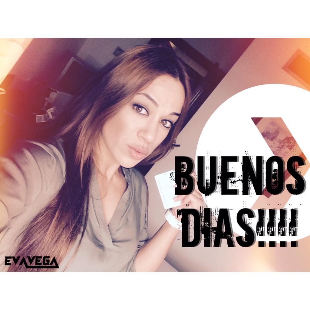 evavegafm's tweet photo. Os deseo un feliz día a todos!!!!💋💋💋💋💋💋 http://t.co/ylMDhkfAx5