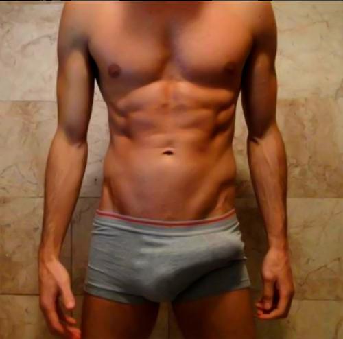 Livemec_Visio's tweet photo. Salut les mecs ! Bonne journée à tous sur le #visiochat #cam http://t.co/FnVpu0ucpF good day :) #grospaquet http://t.co/vb9LQIikHt