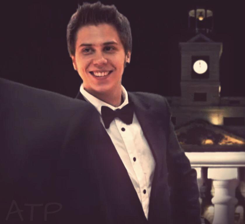 SheniaForxs's tweet photo. #Rubius The Best Spanish YT ever #elrubiusomg http://t.co/NrrCBOHgQN