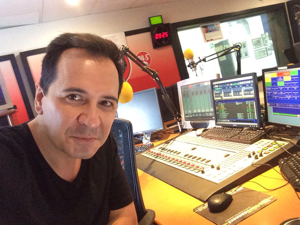 IanBredenkamp's tweet photo. Good morning! Before 11am I'm giving away #1D tix to a @945Kfm listener! http://t.co/IdtBfs4vMG