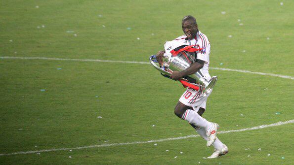 Happy birthday Clarence Seedorf. The only man to win the Champions League with 3 clubs - Ajax, R. Madrid & AC Milan. 