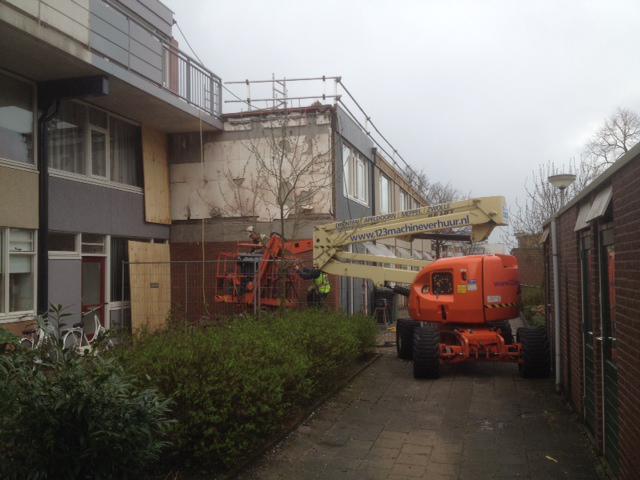 Wij zijn begonnen met de buitenrenovatie van het Molkenboer! Na renovatie weer toekomstklaar! #plezierigwonen