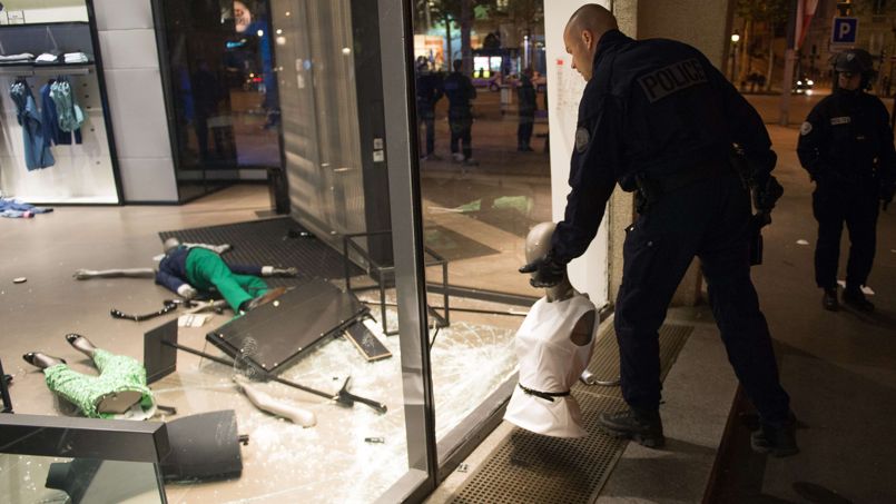 justacote's tweet image. Un éléphant échappé d'un Zoo a effrayé les habitants de #Paris tôt ce matin. justacote.com/blog/un-elepha…