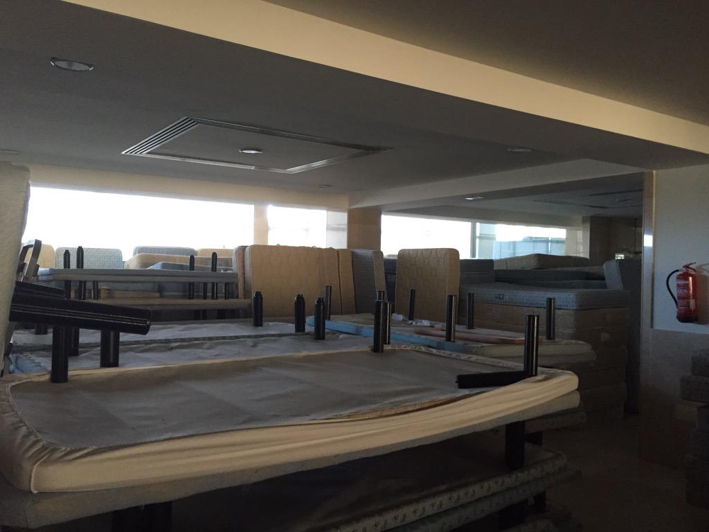 DuqueExpress's tweet image. Realizando trabajaos de retirada de mobiliario en Sol Alcudia Center y Sol Barbados en Palma de Mallorca.