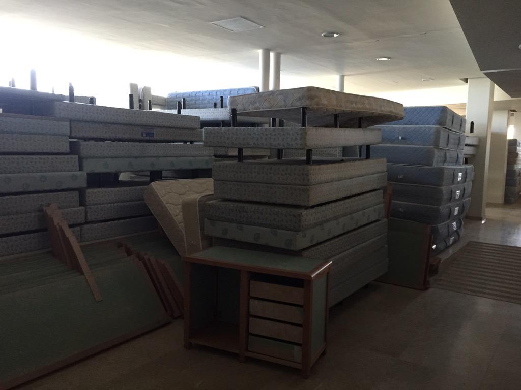 DuqueExpress's tweet image. Realizando trabajaos de retirada de mobiliario en Sol Alcudia Center y Sol Barbados en Palma de Mallorca.