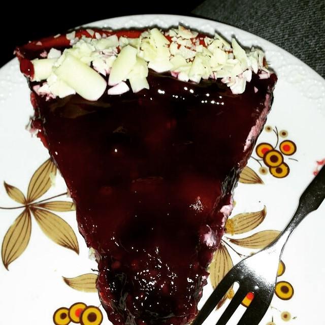 Sasskatt's tweet photo. Limburg speciality vlaai 😍😍😍😍 #MuEpMarch #favoritedesert #dutchfood daag 14 http://t.co/3JDwNl9RRZ http://t.co/h8oYHOXRqA