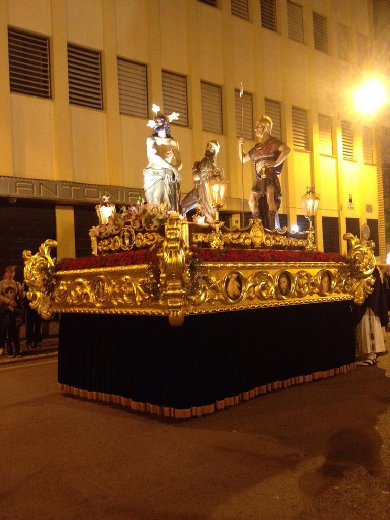 SSantaTorrent's tweet photo. Traslado procesional del Paso de la Flagelación del Señor del Martes Santo #SStaTorrent2015 http://t.co/WDd9LAcWPn