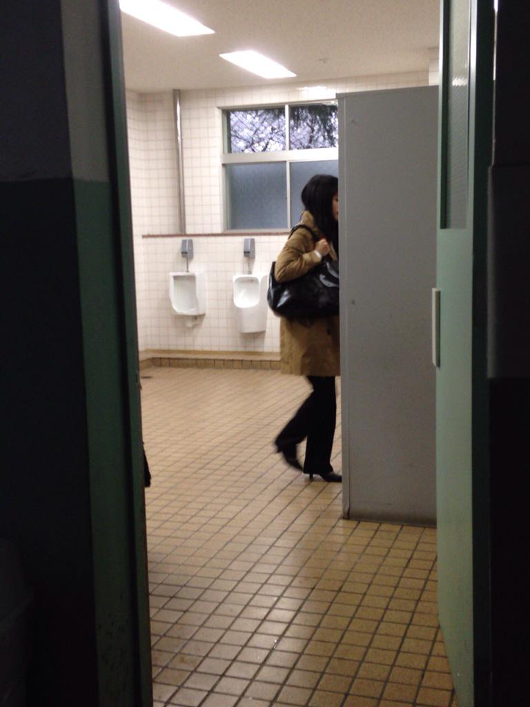波音 on Twitter "入学式の手伝いをしてきました 校舎の男性用トイレが女性用になっていました。 なので
