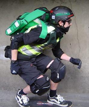 LAS_TacAdvisor's tweet photo. Today we are trialling a paramedic on skateboard responding to patients along the south bank, look out for them http://t.co/LWcYYI4W8h