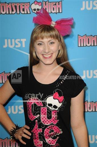 TarielWarner's tweet photo. Wearing my @SNAZZITS1 on the #redcarpet at #JJTBTparty #MonsterHigh #monsterhighhaunted @MonsterHigh @JaredEng :) http://t.co/XDSrqgJ3Za