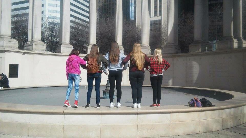 HaileyKyllonen's tweet image. At Chicago the other day I'm the short blonde