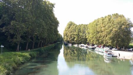 ActiveFrance's tweet image. We have beautiful #canals here in #SW France. Why not take a #boat, a #picnic and see what you can# discover.